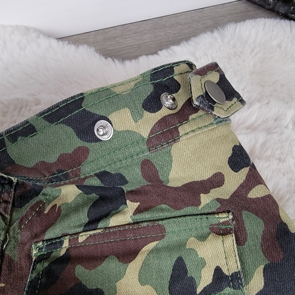 Blue Revival Teddy Cargo Skinny Ankle Camo pants - Picture 9 of 16